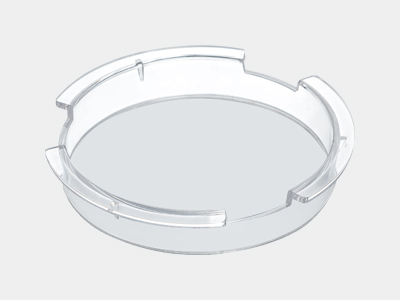 嵌入皿側(cè)面有三個(gè)開窗設(shè)計(jì)，方便實(shí)驗(yàn)時(shí)拿取和培養(yǎng)環(huán)境的氣體交換，也可用于標(biāo)準(zhǔn)移液器加/取液