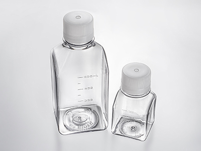 底部平整，可穩(wěn)定放置于桌面