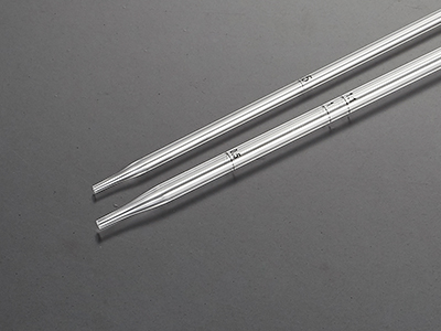 細(xì)長(zhǎng)管身，易于進(jìn)出窄口容器